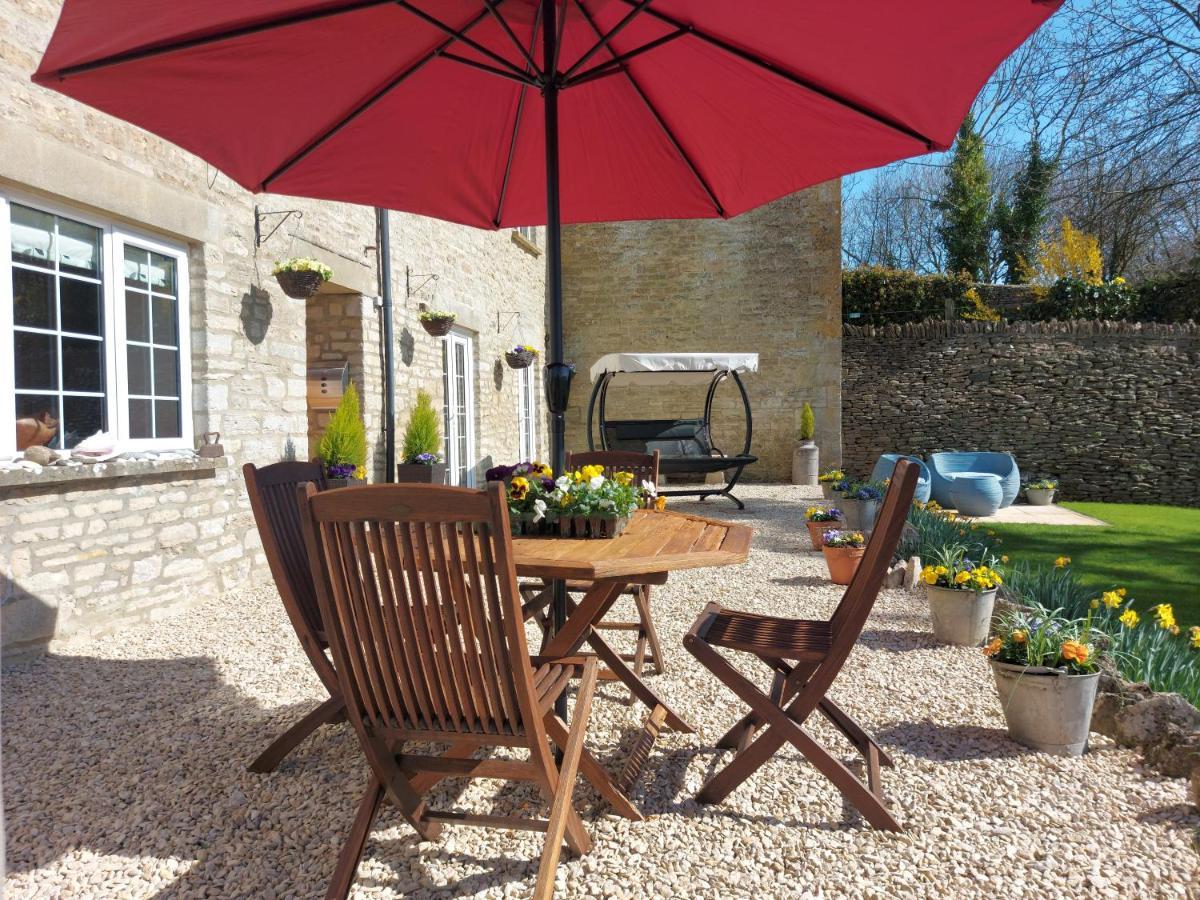 Thames Head Wharf - Historic Cotswold Cottage With Stunning Countryside Views Cirencester Buitenkant foto