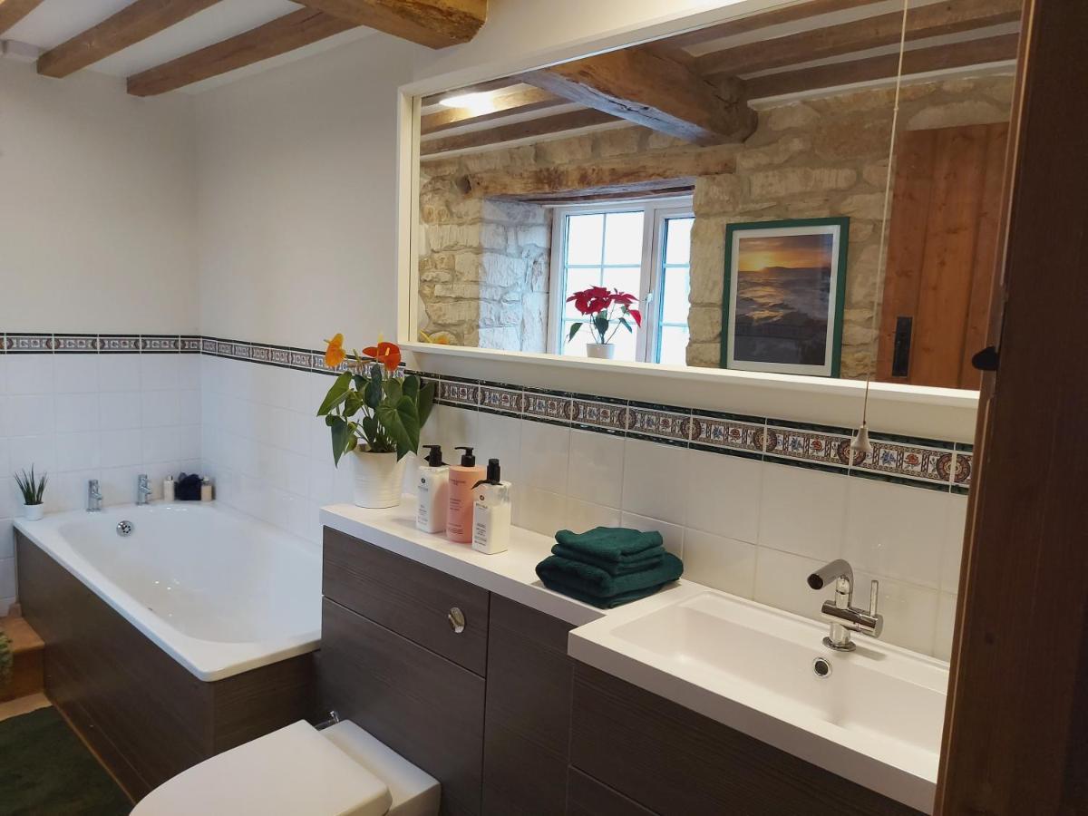 Thames Head Wharf - Historic Cotswold Cottage With Stunning Countryside Views Cirencester Buitenkant foto