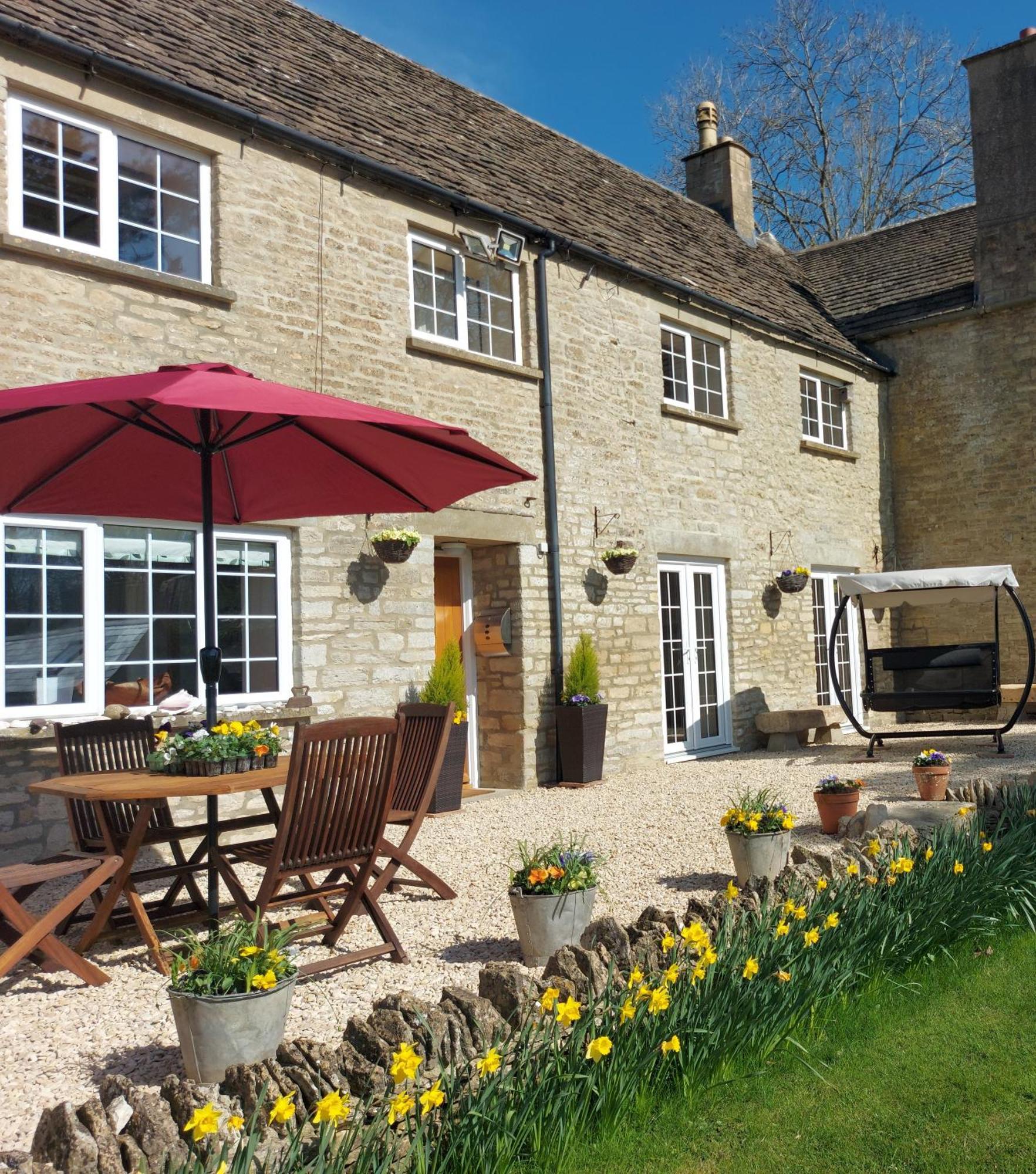 Thames Head Wharf - Historic Cotswold Cottage With Stunning Countryside Views Cirencester Buitenkant foto
