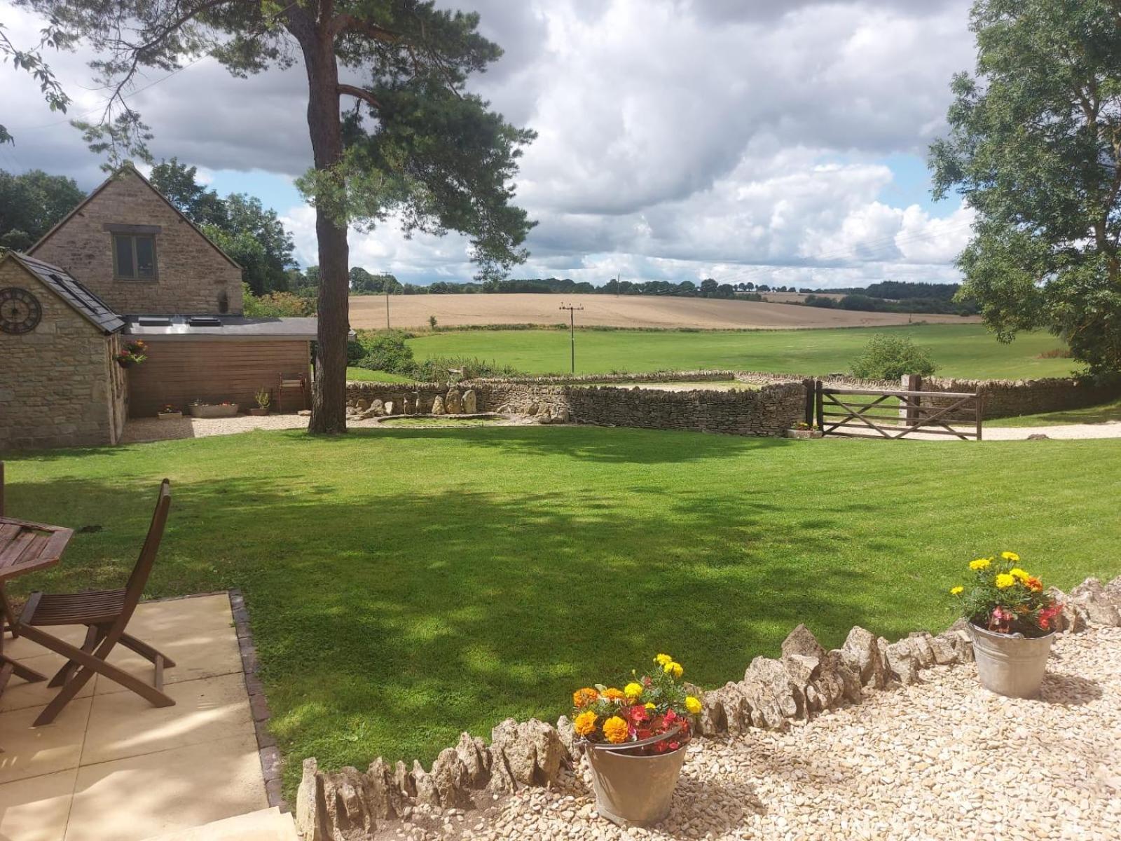 Thames Head Wharf - Historic Cotswold Cottage With Stunning Countryside Views Cirencester Buitenkant foto
